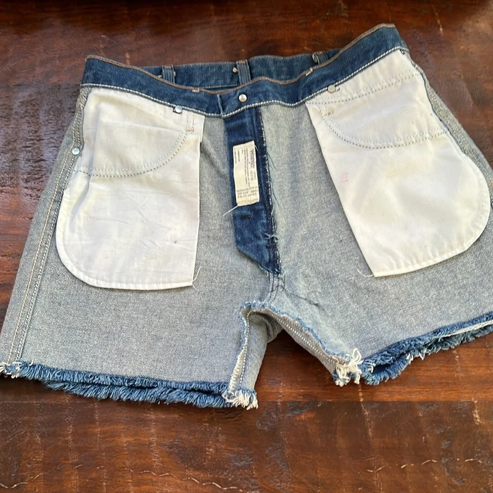 WRANGLER 13MWZ Cut Off Denim Jean Shorts Size 32 90s High Rise Regular Fit - Picture 5 of 9